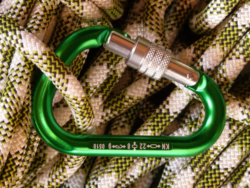 Climbing rope with carabiner