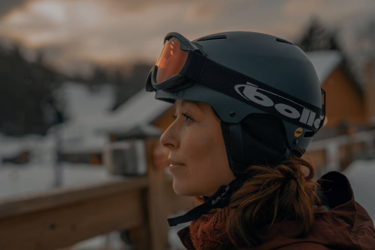 ski-helmet-goggles-winter-woman